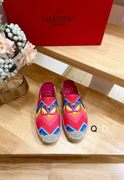 Picture of Valentino Shoes _SKUValentinosz35-40GDT040219936